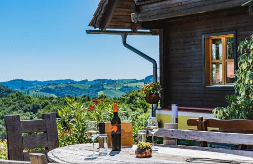 Oberfahrenbach House | Pet-Friendly Weingut & Buschenschank Pölzl with Breakfast