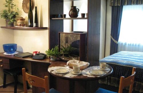 Ehlingen House | Inviting Weingut Franz Schäfer: 4-Star Stay with Kitchen