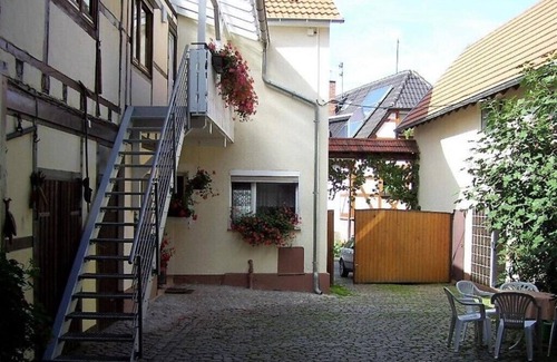 Kapellen-Drusweiler Apartment | Discover Weingut & Gästehaus Nagel: Family-Friendly Getaway