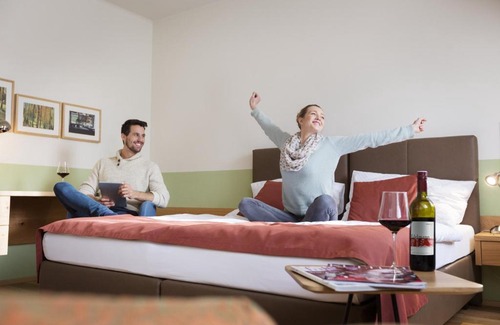 Goettlesbrunn-Arbesthal Bed & Breakfast | Guest Rated 10/10 at Weingut & Gästezimmer Edelmann