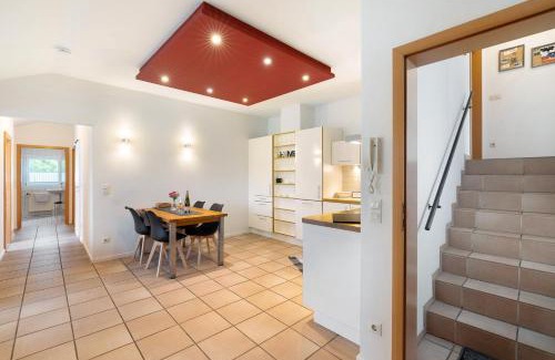 Ilbesheim Apartment | Discover Weingut Geiler: Family and Pet-Friendly Retreat
