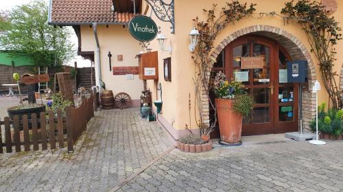 Ruedesheim am Rhein Hotel | Experience Weingut Magdalenenhof: Highly Rated & Family-Friendly