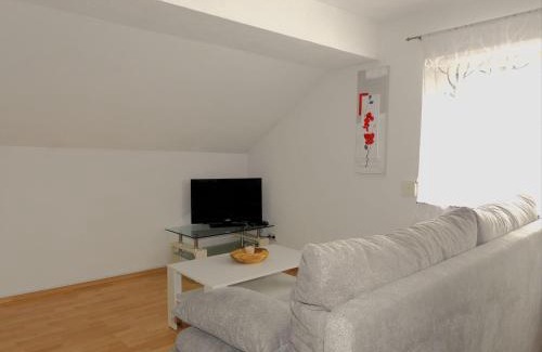 Mainz-Bingen Apartment | Discover Weingut Michael Grünewald: Family & Pet Friendly