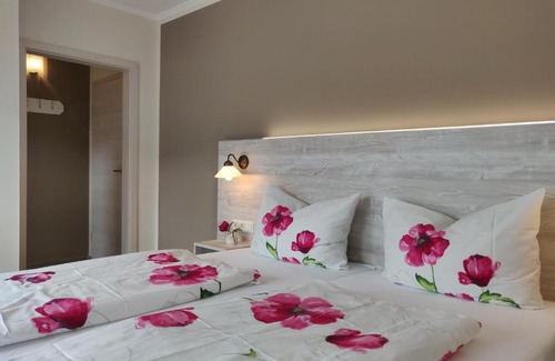 Enkirch House | Discover Weingut Stiftshof: Oceanfront Retreat with Pool