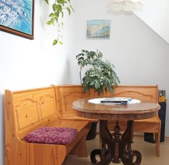 Retzbach Apartment | Welcoming Weinhof Gregor Raab: Top-Rated Family Escape