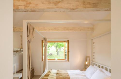 Deutsch Schuetzen-Eisenberg House | Top-Rated Weinlofts: Oceanfront Retreat with Spa & Pet-Friendly