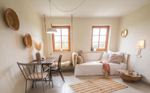 Deutsch Schuetzen-Eisenberg House | Top-Rated Weinlofts: Oceanfront Retreat with Spa & Pet-Friendly