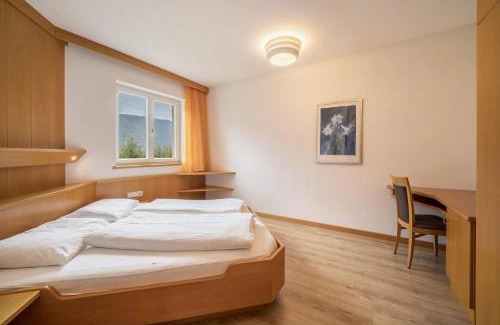 Lana Apartment | Weinsepphof Ferienwohnung 8: Guest Rated 9/10 with Pool