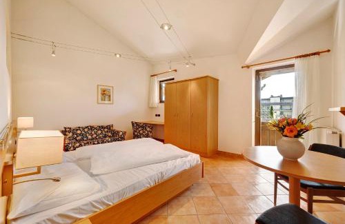 Lana Apartment | Relax at Weinsepphof Ferienwohnung 9 with Private Pool