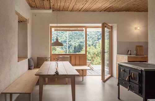 Leutschach House | Discover Weinstöckl: Family-Friendly Retreat in Südsteiermark