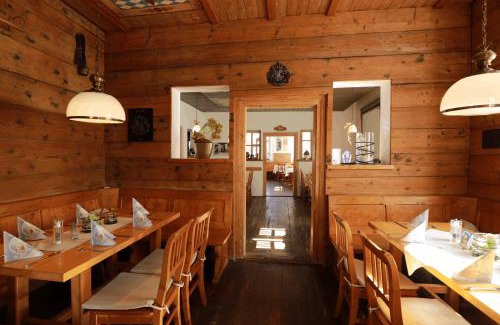Old Town House | Family-Friendly Getaway at Weinstube Sinas Brettl