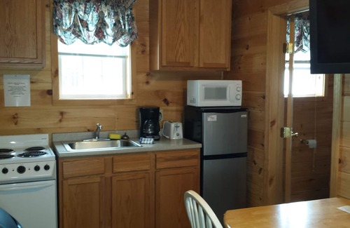 Weirs Beach Hotel | Relax at Weirs Beach Motel and Cottages with Ocean Views