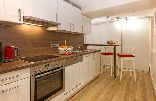 Horben Apartment | Comfortable Weitblick Room with Spa & Family Amenities