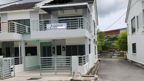 Paya Simpang Empat Genting House | Convenient Stay at WeJDAN INN, Balik Pulau, Penang