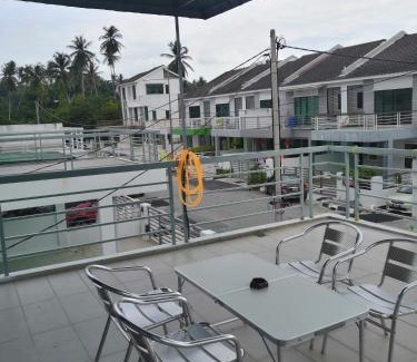 Paya Simpang Empat Genting House | Convenient Stay at WeJDAN INN, Balik Pulau, Penang