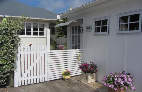 New Plymouth Apartment | Top-Rated Welbourn Accommodation with Family-Friendly Amenities