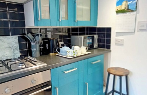 Bridgend Cottage | Ideal Oceanfront Retreat for Family and Friends Gatherings