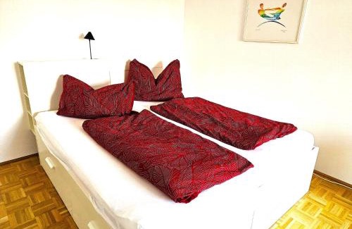 Kleinmunchen Apartment | Discover Elvira's Haus: Family-Friendly Retreat with Garden