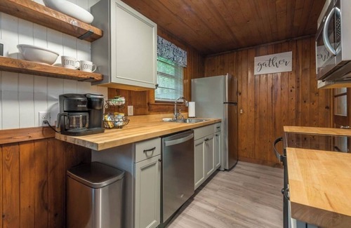 Chimney Rock Cabin | Perfect Cabin Retreat in Chimney Rock – Steps to Town!