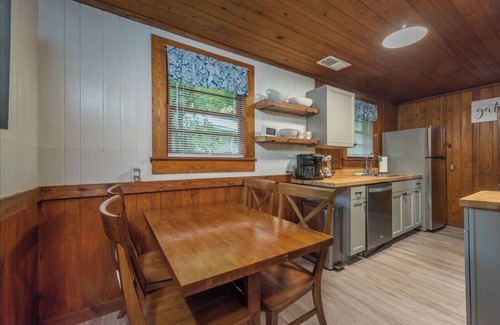 Chimney Rock Cabin | Perfect Cabin Retreat in Chimney Rock – Steps to Town!