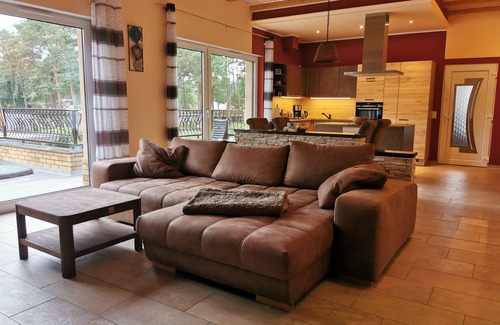 Senzig Apartment | Discover a Welcoming Stay with Lake View and Family Amenities