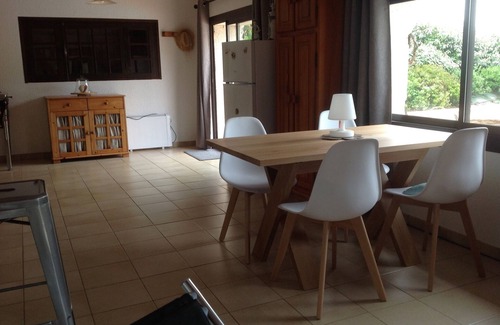 Montagnac-sur-Auvignon House | Discover the Cottage of the Pebble: Rated 10/10 Stay