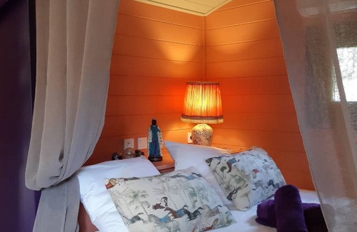 St.-Remy-de-Provence House | Cozy Les Romarins Bungalow with Pool & Breakfast for 4