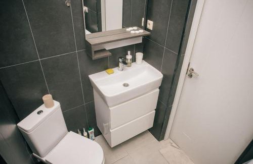 Old Boulevard Apartment | Inviting Home Away from Home for Families