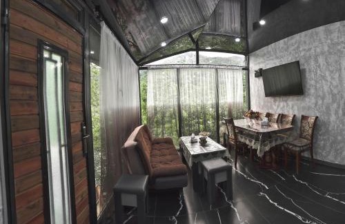 Dilijan Apartment | Welcome House: Family-Friendly Retreat with Pool Access