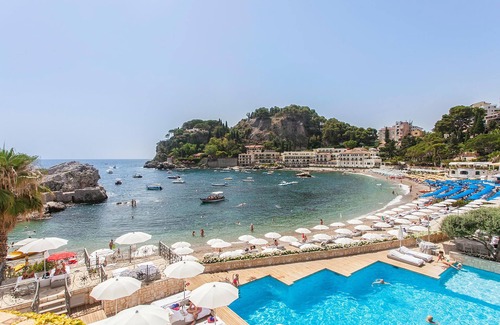 Fiumefreddo di Sicilia Apartment | Discover a Family-Friendly Oceanfront Vacation Apartment