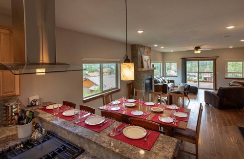 Grand Lake Cabin | Scenic Lake/Mountain Views & Easy Access to Grand Ave!