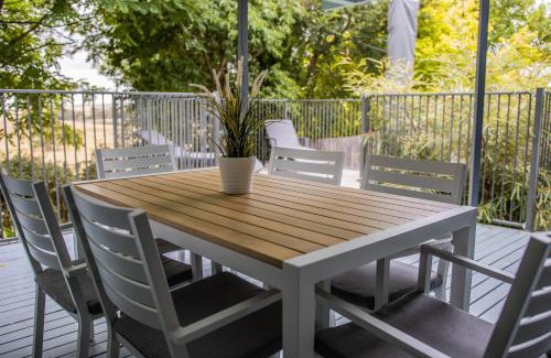 Mount Jagged House | Welcome Springs