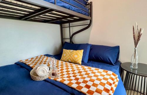 Ara Damansara Apartment | Discover Aliya: Family-Friendly Stay with Pool & 9.5 Rating