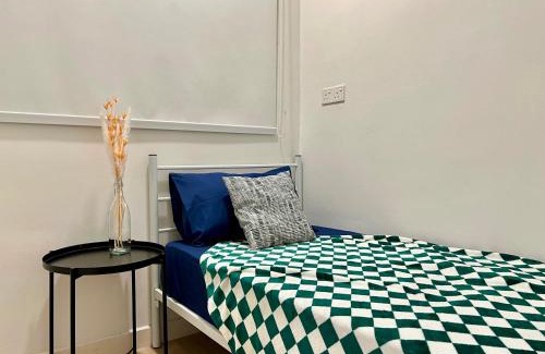 Ara Damansara Apartment | Discover Aliya: Family-Friendly Stay with Pool & 9.5 Rating