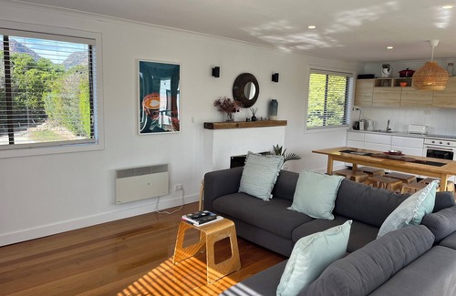 Coles Bay Apartment | Discover The Coles Bay Shack: Ideal Family Escape in Nature