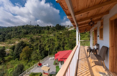 Kaul Cottage | Experience Ayu Villa: A Homestay with Spa & Hot Tub