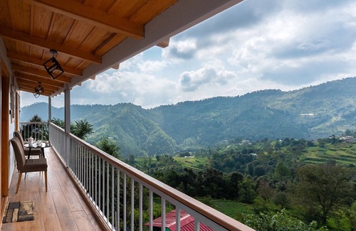 Kaul Cottage | Experience Ayu Villa: A Homestay with Spa & Hot Tub