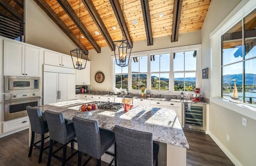 Chelan House | Discover Bailey's Barn at The Lookout: Lake Chelan Escape