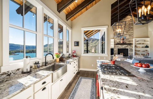Chelan House | Discover Bailey's Barn at The Lookout: Lake Chelan Escape