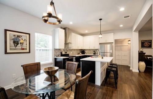 Johnson City House | Experience Bar S Ranch House: Guest Rated 9.4/10 Stay