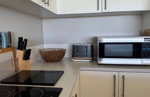 Jurien Bay Villa | Experience Bay of Plenty at Seafront Estate, Rated 9.8