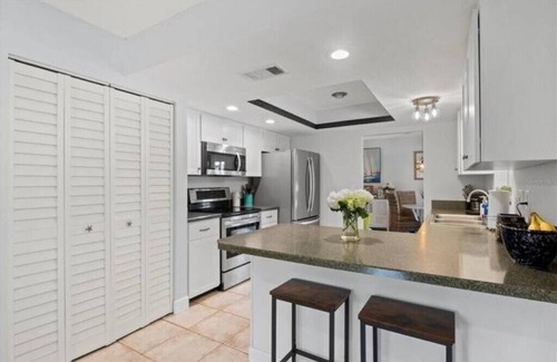 Bee Ridge House | Experience the Best at Casa Amarilla – Guest Rated 10/10