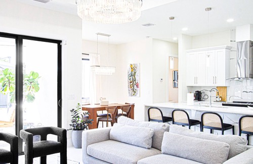 Diplomat House | Discover Casa Capri: Pet-Friendly Retreat with Heated Pool