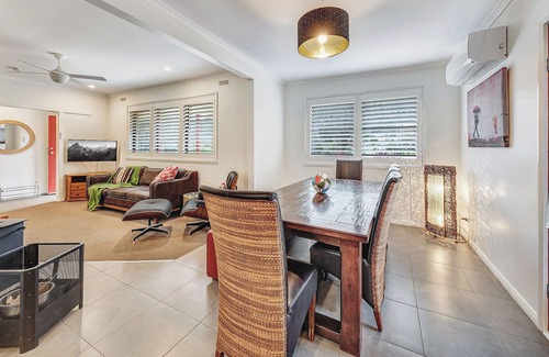 Bright House | Experience Clarity on Claret: Rated 10/10, Family Friendly!