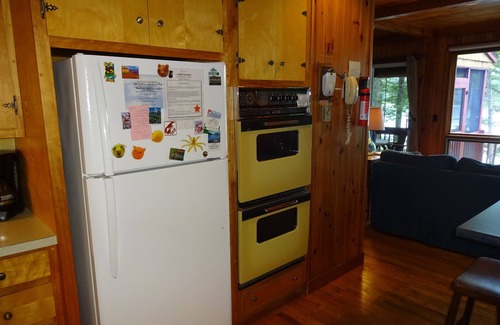 Raymond Cabin | Inviting Dorie's Cottage: Waterfront Home with Sunset Views