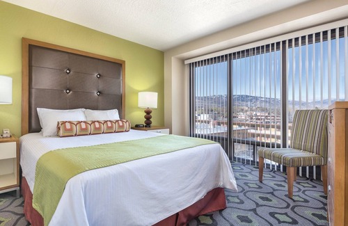 Downtown Reno Resort | Experience Fun and Relaxation at Our Premier Hotel