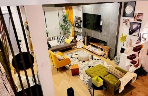 Whyte ave House | Discover Happy Place: 4-Star Retreat with Spa & Dining