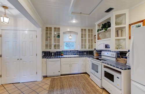Mount Dora House | Discover Hummingbird Cottage: Spa Retreat in Mount Dora