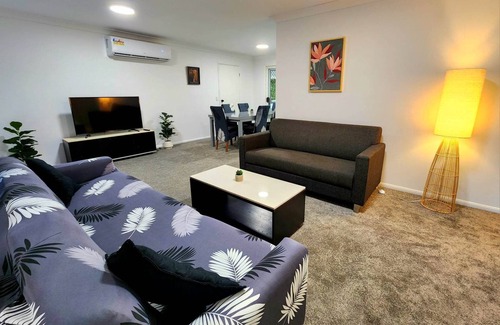 Bray Park House | Experience Kumbari House: Perfect for Families & Pets