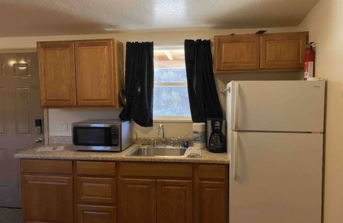 Glendale Cottage | Discover Family-Friendly Comfort at Lainees Lounge